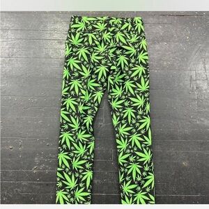 Vintage !!! NWOT  Super cute and lite weight “ Leaf “pants!